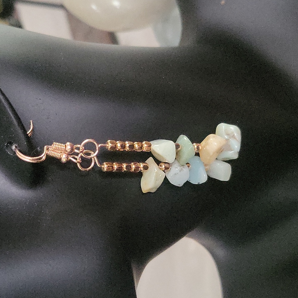Green Aventurine chip rose gold earrings💫 - Picture 3 of 3